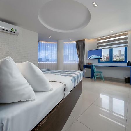 Chill Box Premier- Beach Hotel Da Nang Buitenkant foto