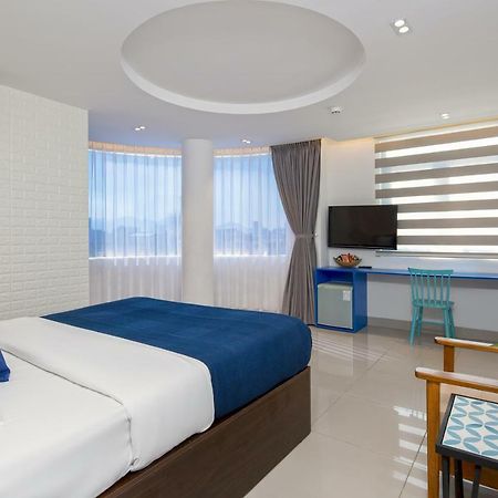 Chill Box Premier- Beach Hotel Da Nang Buitenkant foto