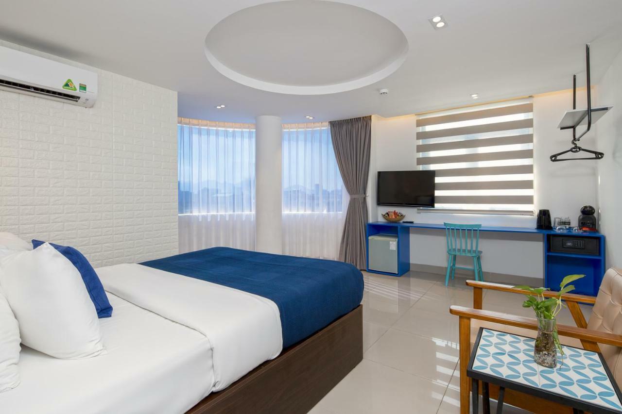 Chill Box Premier- Beach Hotel Da Nang Buitenkant foto
